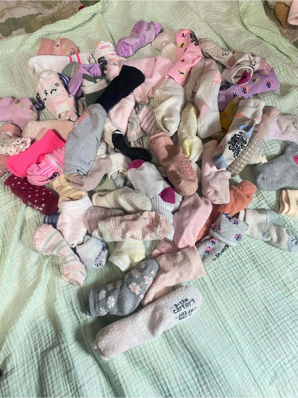 68 PAIRS 3-24 MONTHS. Mixed Baby/Toddler Socks Pack - Pink, Gray, White, Purple